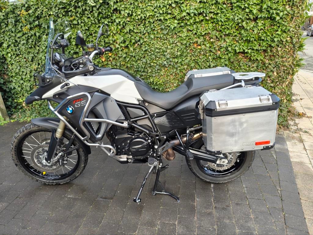 L'aventure de la BMW F800GS, Motos, Éclairage LED, 2 cylindres, Particulier, Enduro