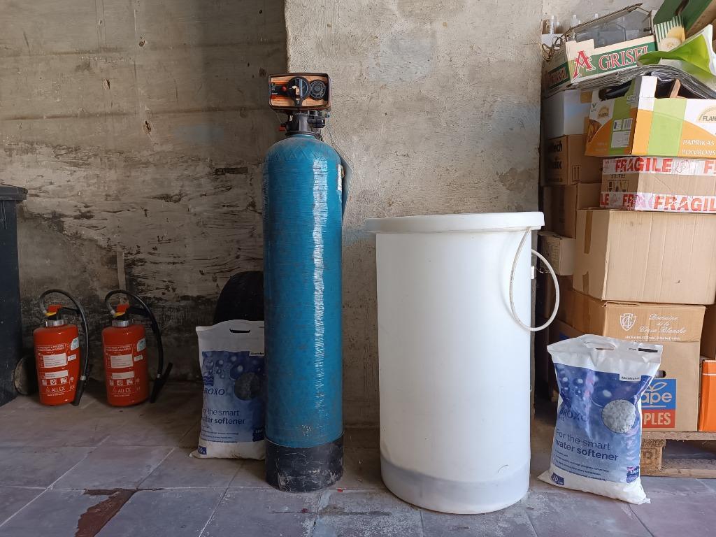 Waterverzachter, Elektronische apparatuur, Waterontharders, Ophalen, Zo goed als nieuw, Waterontharder met zout