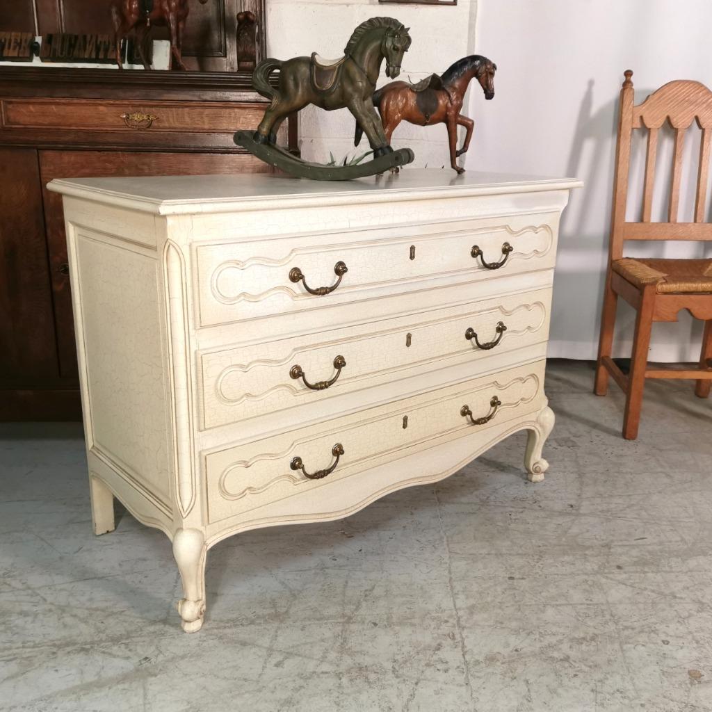 Commode ancienne Louis XV blanche crénelée L 110 H 79 P 49, 3 ou 4 tiroirs, 25 à 50 cm, Moins de 100 cm, 100 à 150 cm