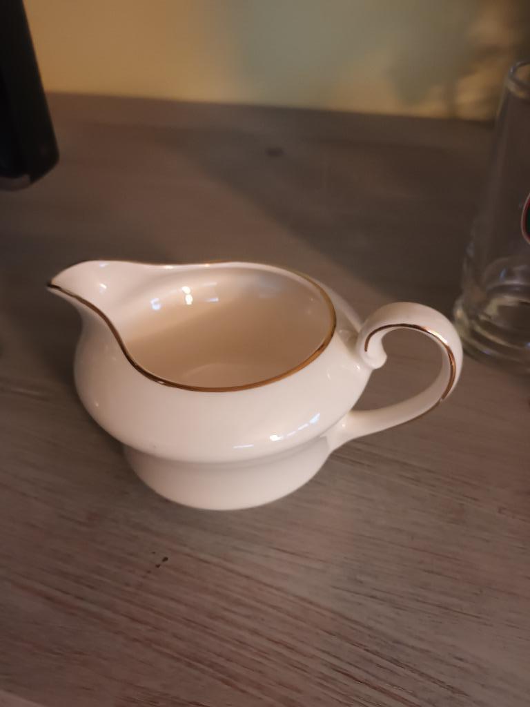 Mosa melkkan met gouden boord, Enlèvement