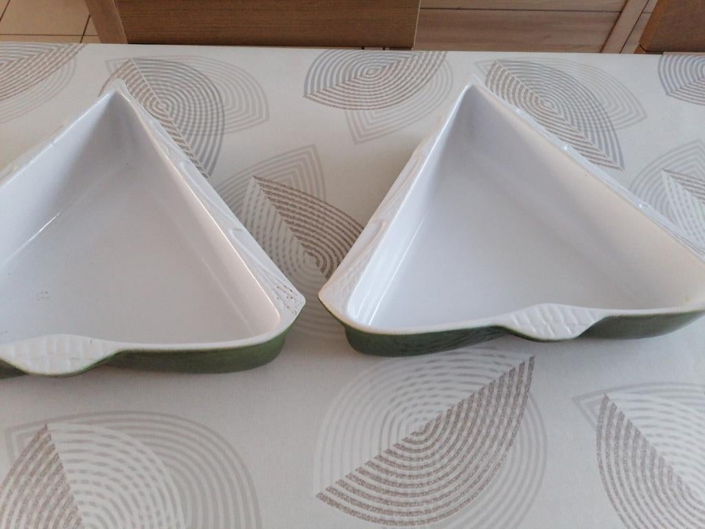 2 ovenschalen vorm kerstboom, Huis en Inrichting, Woonaccessoires | Schalen en Manden, Ophalen of Verzenden