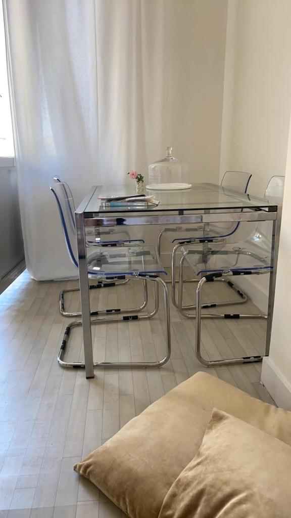 Table en verre et 4 chaises, Maison & Meubles, Enlèvement, Comme neuf, Intemporel, 4 à 6 chaises