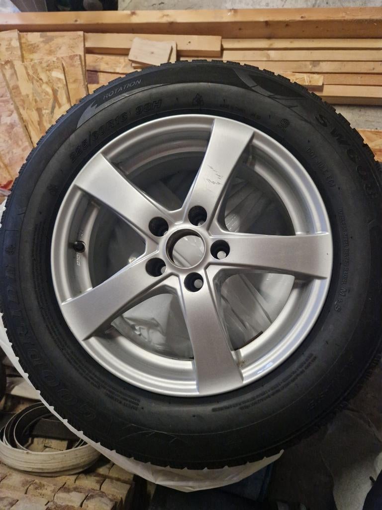 4 jantes et pneu hiver quasi neuf, Autos : Pièces & Accessoires, Enlèvement, Jante(s)