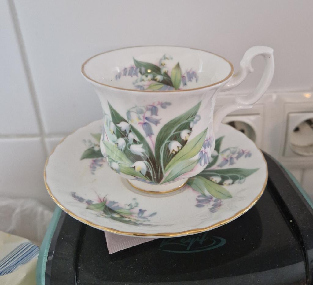 Royal Albert Summertime, Enlèvement