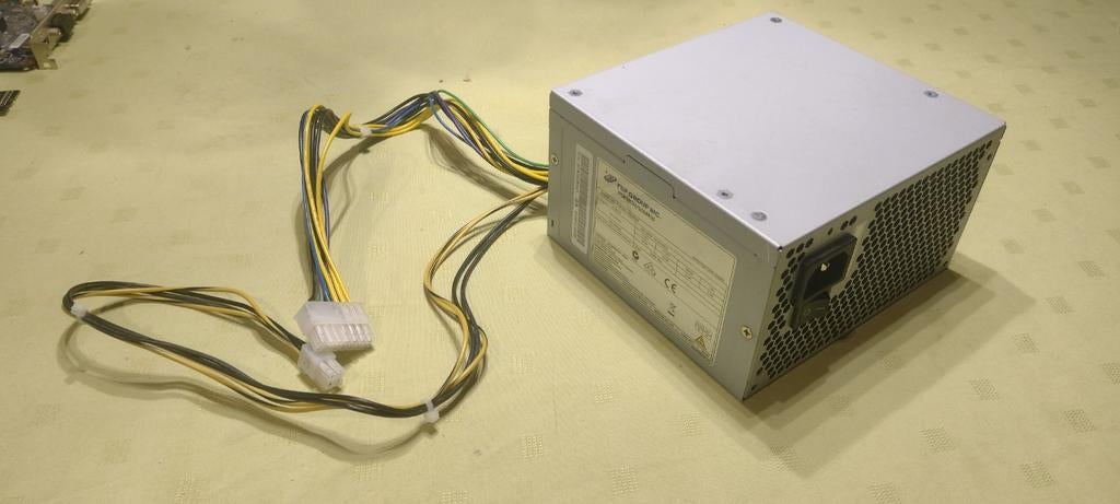 Voeding pc 336W, Ophalen, Zo goed als nieuw