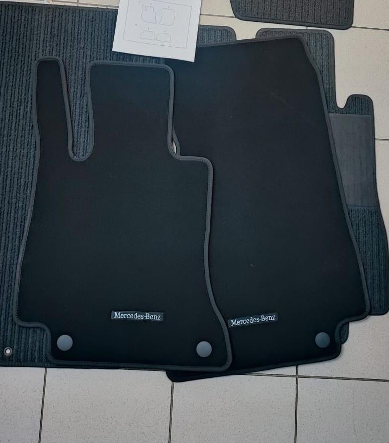 Tapis Mercedes-Benz, Enlèvement ou Envoi, Neuf