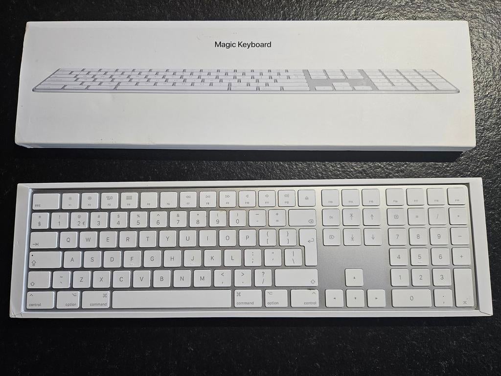Apple Magic Qwerty numeriek toetsenbord en muis, Azerty, Ophalen of Verzenden, Zo goed als nieuw, Draadloos