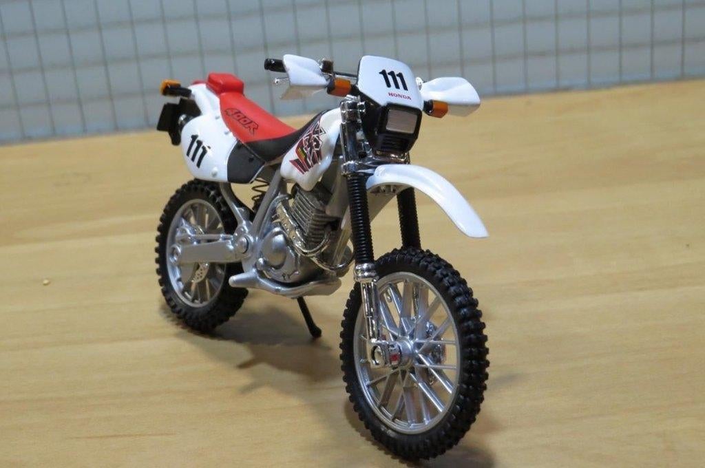 Honda XR400R 1:18 blister, Enlèvement ou Envoi, Neuf, Moteur, Maisto