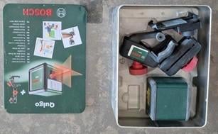 Bosch Quigo niveau laser en croix + fixation, Bricolage & Construction, Instruments de mesure, Enlèvement ou Envoi, Comme neuf