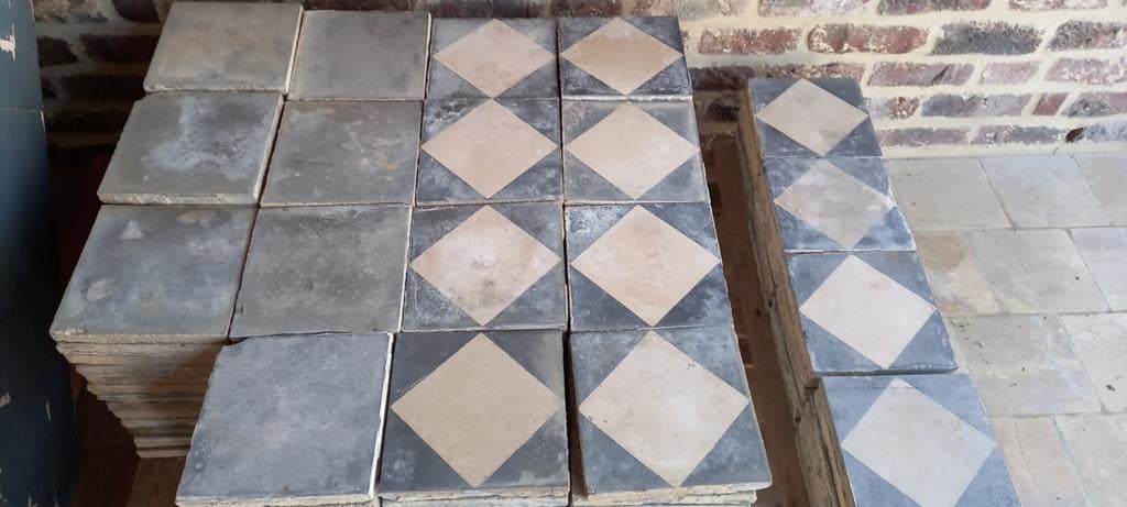Antieke vloertegel - 8 vierkante meter, Doe-het-zelf en Bouw, Tegels, Ophalen, Gebruikt