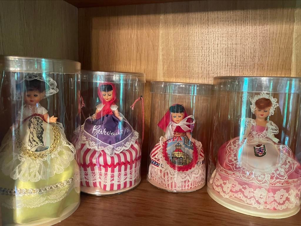 Collectie vintage popjes in klederdracht, Verzamelen, Ophalen, Zo goed als nieuw