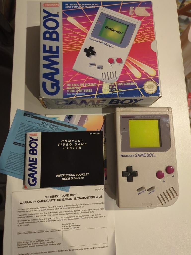 Originele witte Gameboy, werkend, in doos, Games en Spelcomputers, Spelcomputers | Nintendo Game Boy, Ophalen of Verzenden, Zo goed als nieuw