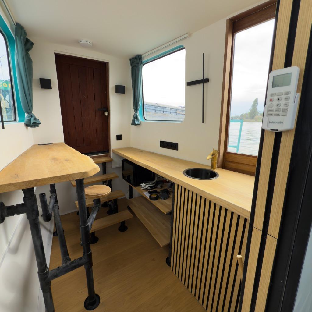Woonboot staal 10m (Gasten- /2de-verblijf / Studentenwoning), Immo, Woonboten te koop, 17 m², Verkoop zonder makelaar, 1 kamers