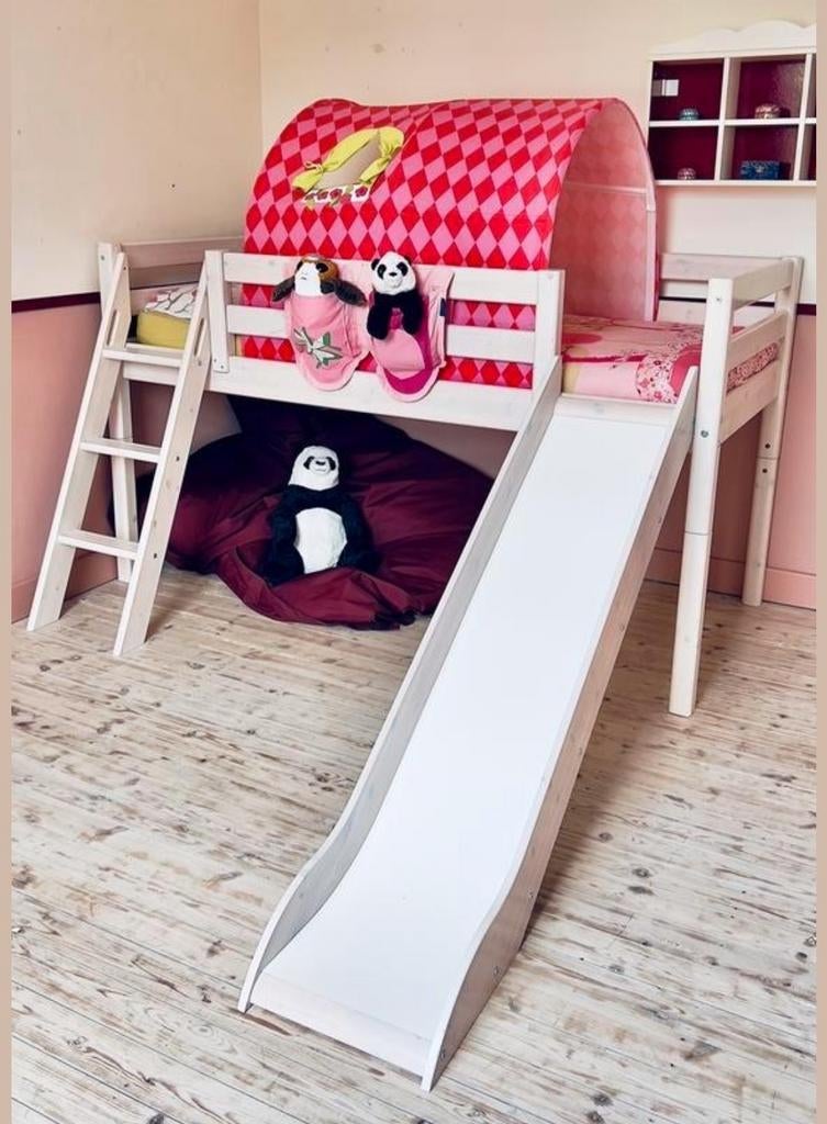Lit mi-hauteur FLEXA CLASSIC blanchi & toboggan, Kinderen en Baby's, Kinderkamer | Stapelbedden en Hoogslapers, Gebruikt, Halfhoogslaper