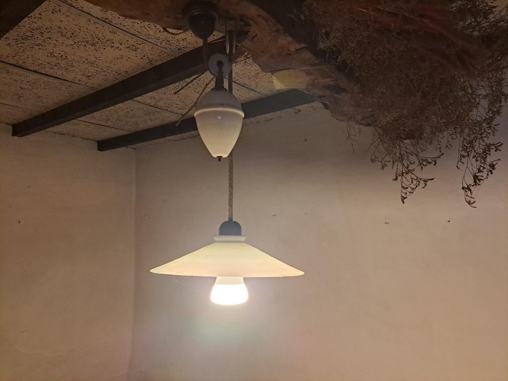 Ancienne lampe suspendue en porcelaine, Maison & Meubles, Lampes | Suspensions, Enlèvement