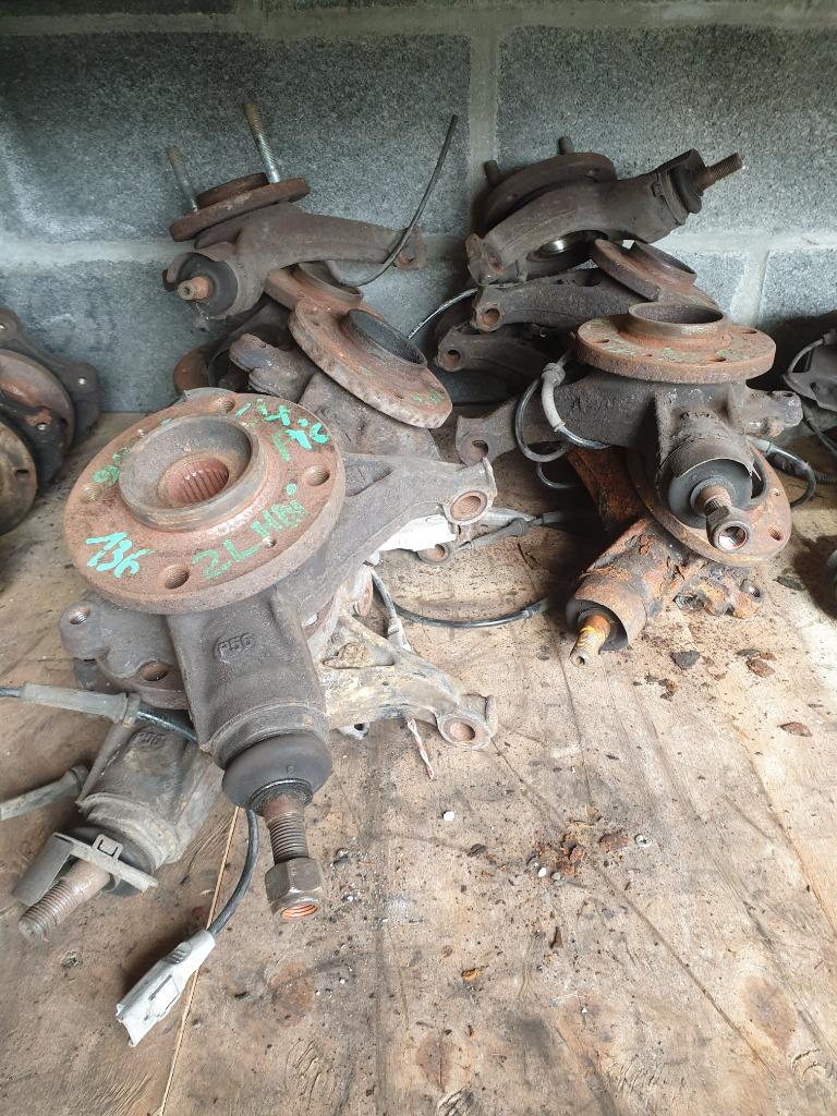 Moyeu fusée avant C4 PICASSO 308 1.6 HDI roulement roue pivo, Enlèvement, Peugeot