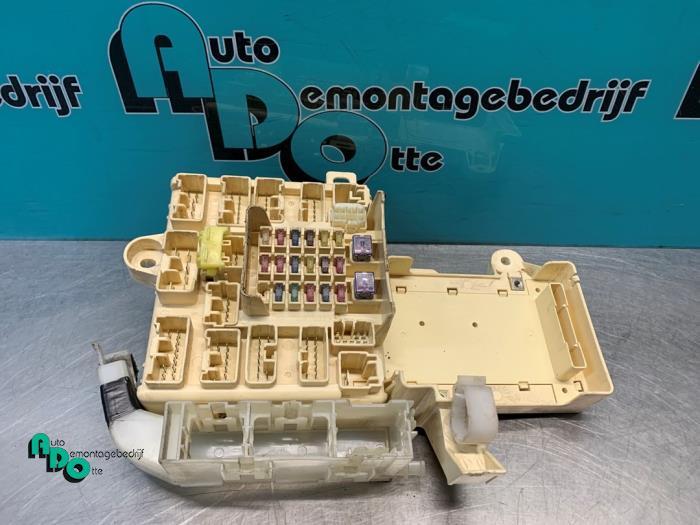 Boîte à fusibles d'un Lexus IS 200 (IS 200 99-), -, 3 mois de garantie, Lexus, Utilisé