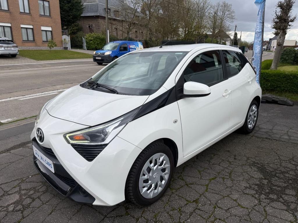 Toyota Aygo x CAMERA (bj 2021), Auto's, Toyota, Voorwielaandrijving, 4 zetels, Stof, Gebruikt