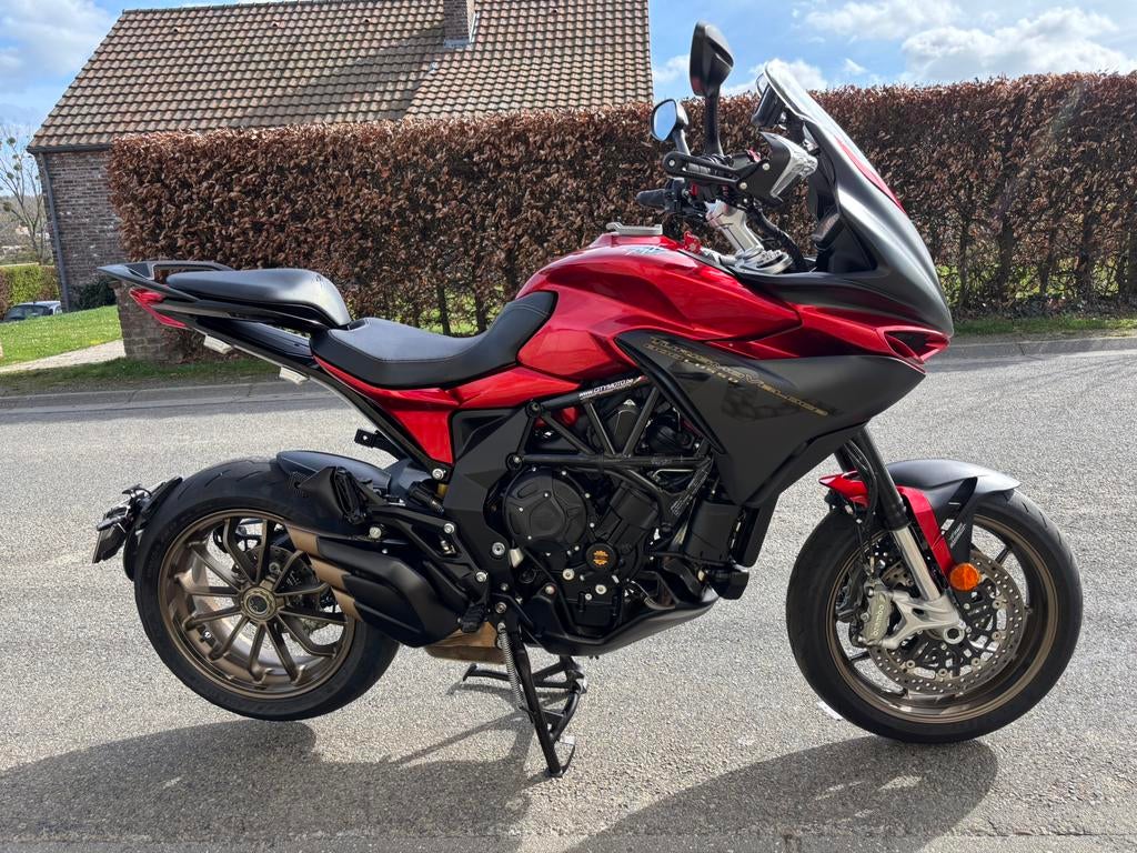 MV Agusta Turismo Veloce 800 Lusso, Handvatverwarming, Motorrijbewijs A, 3 cilinders, Particulier