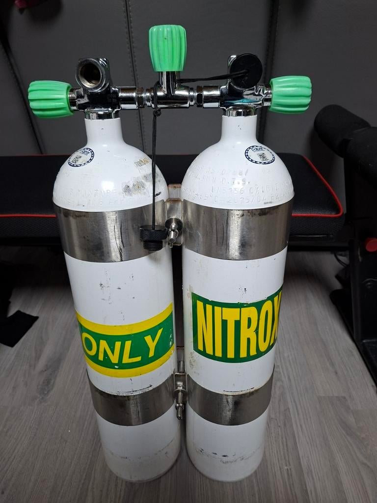 Bi 27 300 b, Watersport en Boten, Duiken