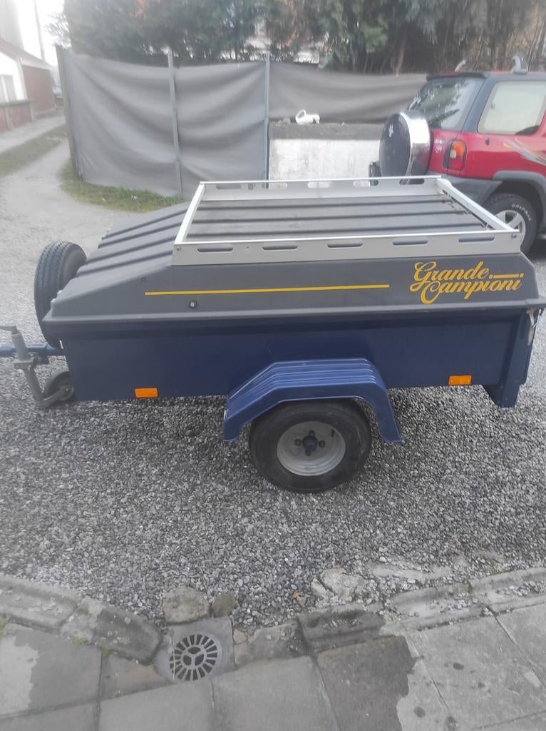 LANDBOUWAANHANGER, Ophalen