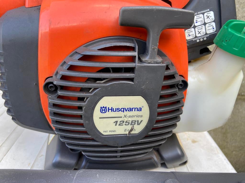 Husqvarna 1258v, Tuin en Terras, Bladblazers, Ophalen, Benzine, Gebruikt, Met opvangzak