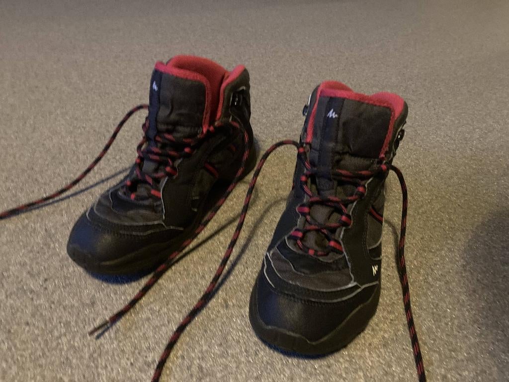 chaussures de marche quechua (taille 37) pour 4 euros, Sports & Fitness, Enlèvement ou Envoi