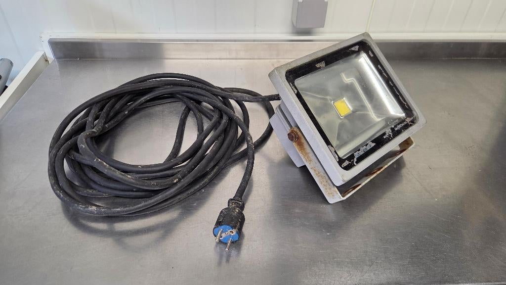 Ledstraler met electriciteitskabel 10 meter + stekker, Ophalen, Gebruikt, Minder dan 50 watt, Netvoeding