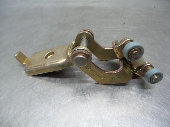 Schuifdeurrol rechts van een Mercedes Sprinter (Sprinter 00-, Gebruikt, -, -, Ophalen of Verzenden