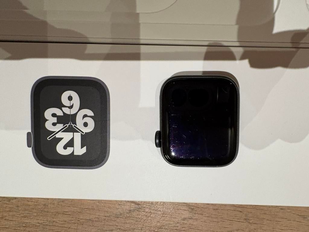 Apple Watch SE 40mm (GPS), Enlèvement, GPS, Comme neuf