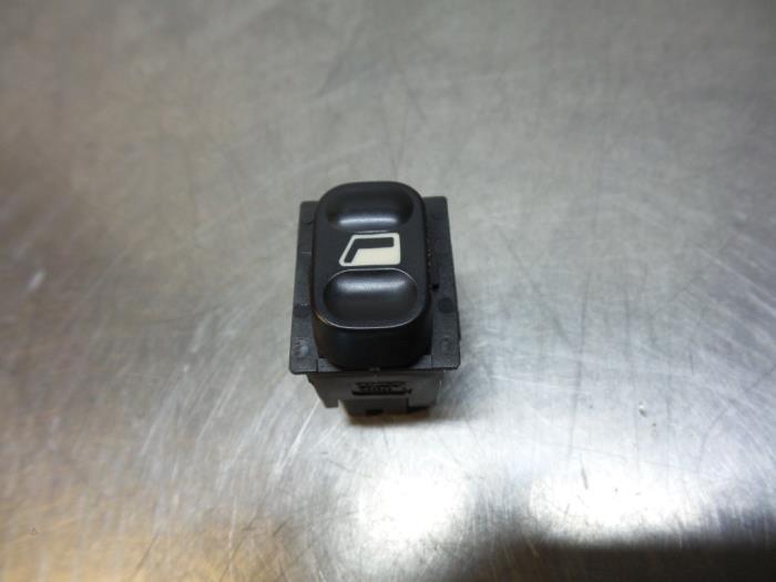 Commutateur vitre électrique d'un Citroen Berlingo, -, Utilisé, -, -