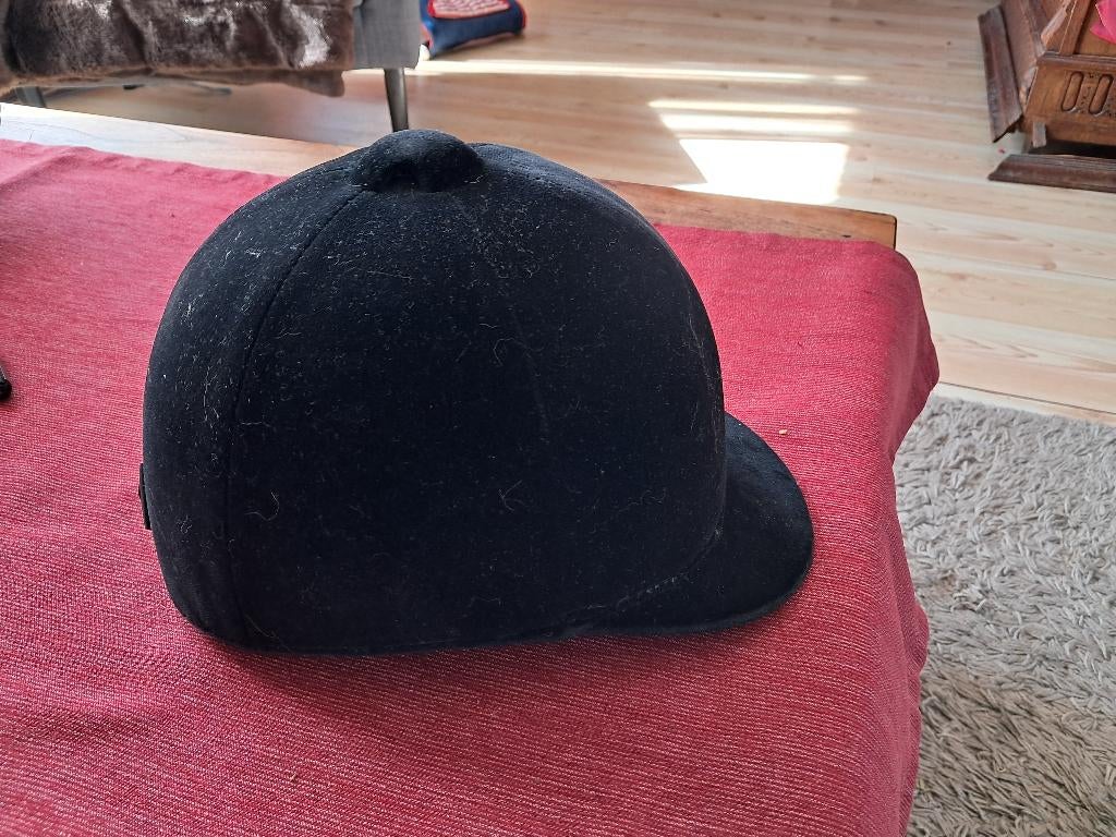 Casque d'équitation taille 57, Animaux & Accessoires, Femmes, Récréation, Comme neuf, Enlèvement