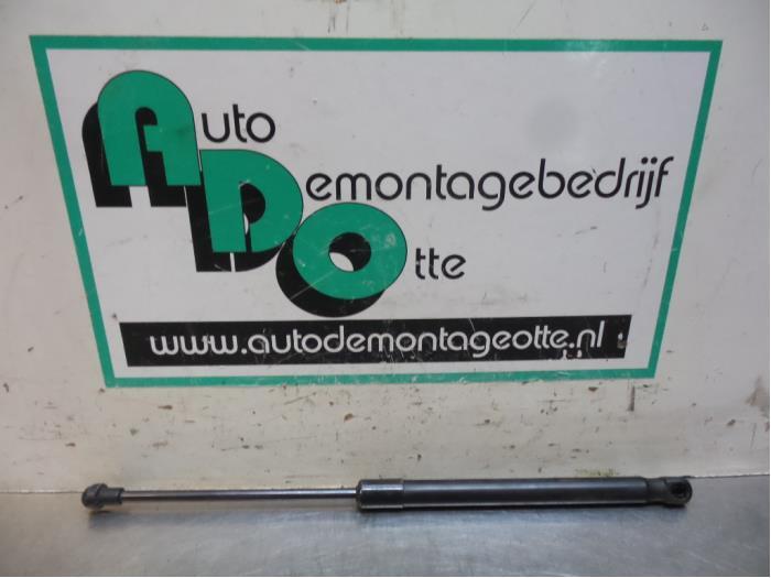 Amortisseur capot moteur gauche d'un Volkswagen Caddy (Caddy, Volkswagen, -, 3 mois de garantie, Utilisé