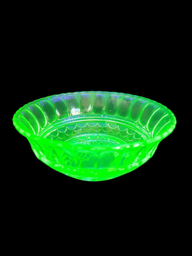 uranikum ou plat vert, Antiquités & Art, Enlèvement ou Envoi