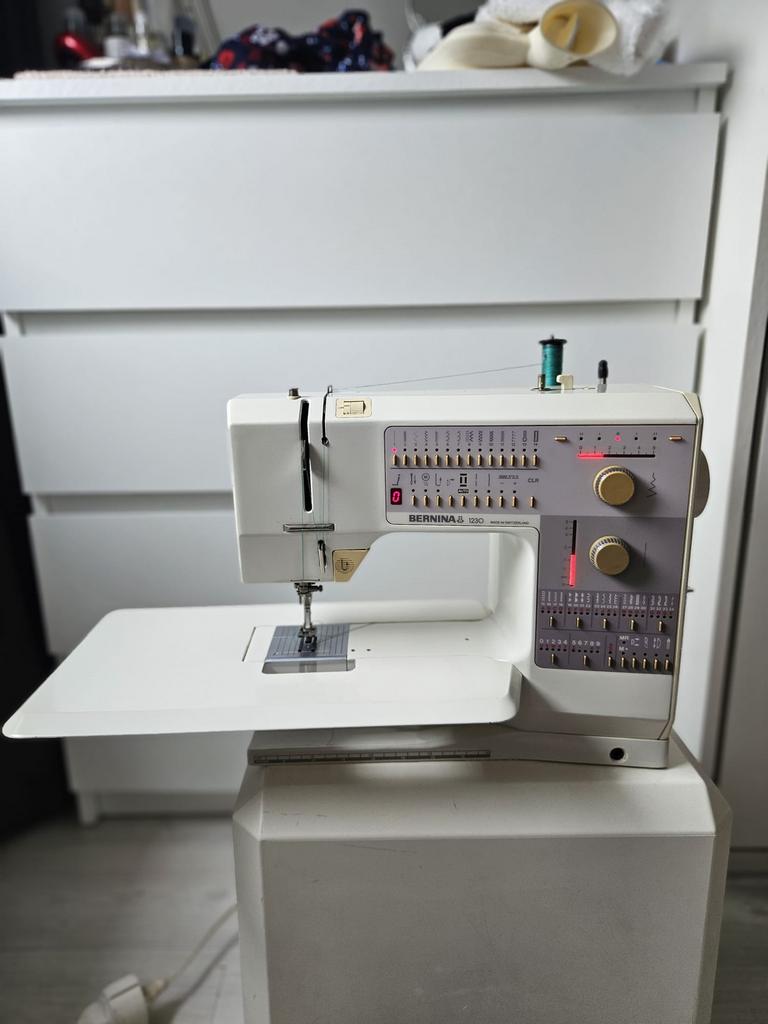 Bernina 1230 Naaimachine, Ophalen, Zo goed als nieuw, Naaimachine, Bernina