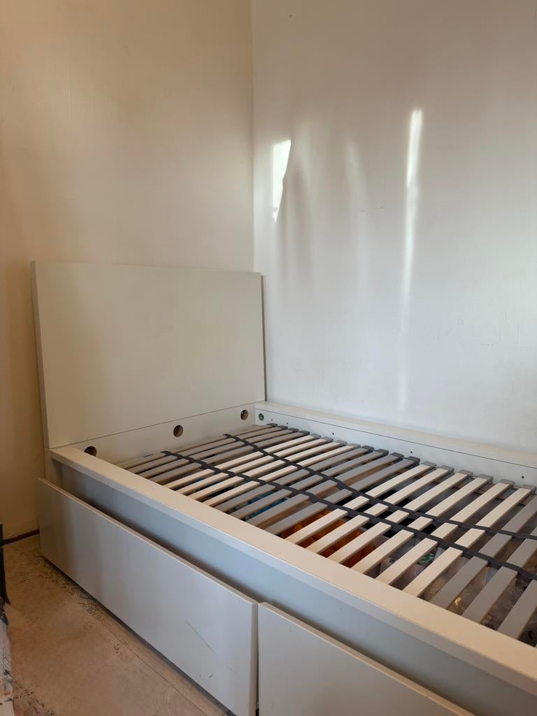 Lit 1personne avec sommier + 2 grands tiroirs – Bon état, 90 cm, Une personne, Enlèvement, Utilisé