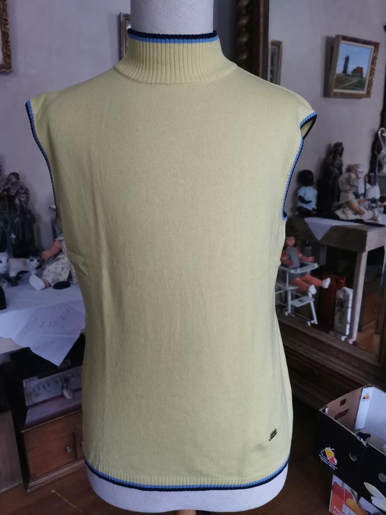 Super mooi dames truitje van Escada, Ophalen