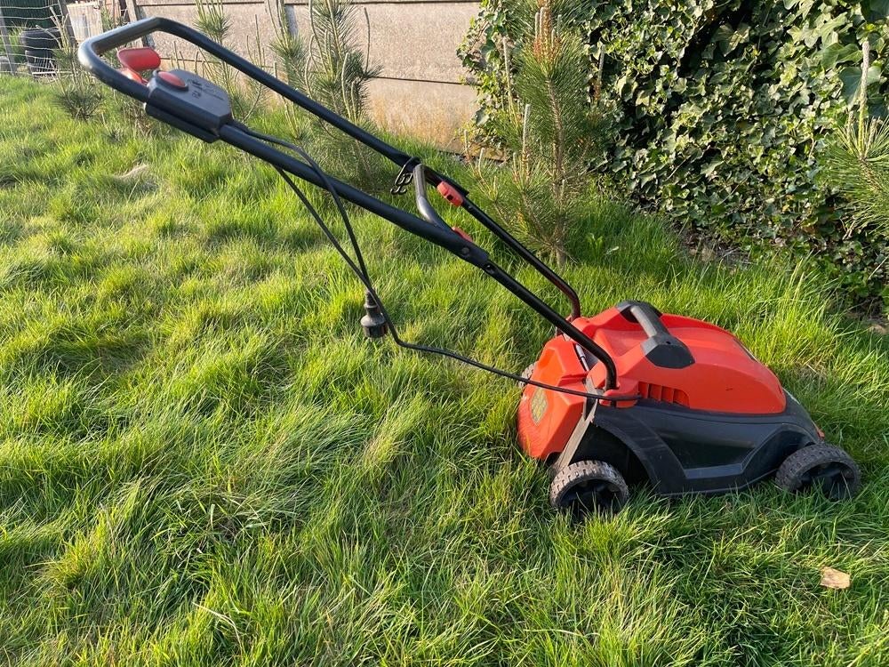 !Defecte! grasmaaier, Tuin en Terras, Grasmaaiers, Ophalen, Gebruikt, Elektrische grasmaaier, Black & Decker