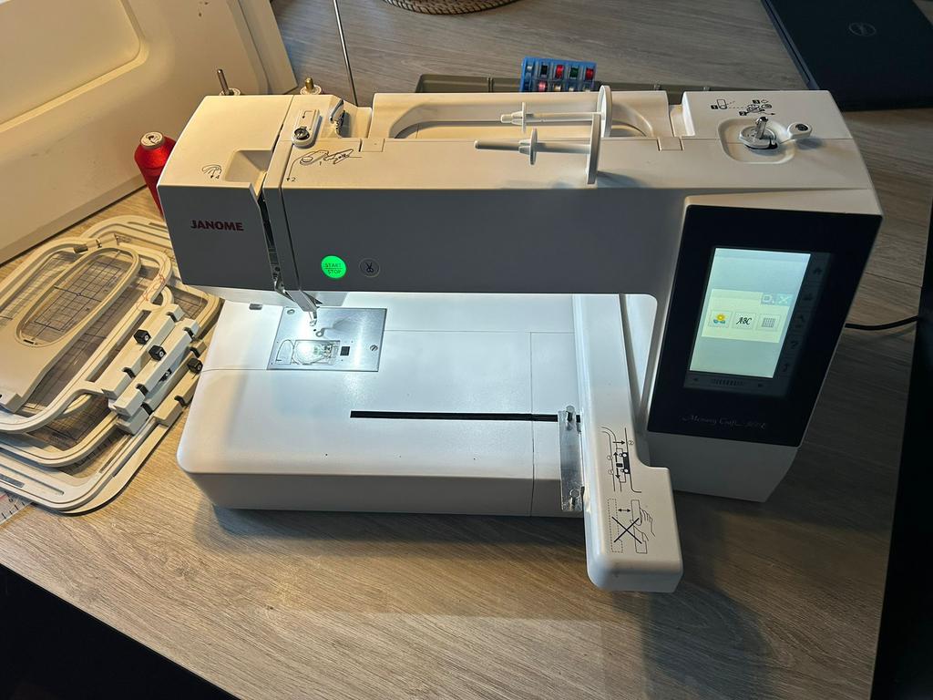 Machine à broder, Hobby & Loisirs créatifs, Enlèvement, Comme neuf