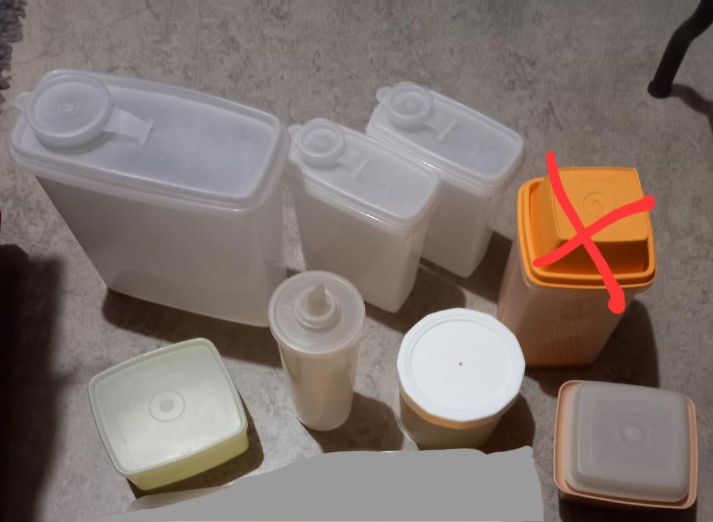 👍 Liquidation Differents contenants Tupperware., Maison & Meubles, Cuisine| Tupperware, Enlèvement ou Envoi, Comme neuf, Jaune