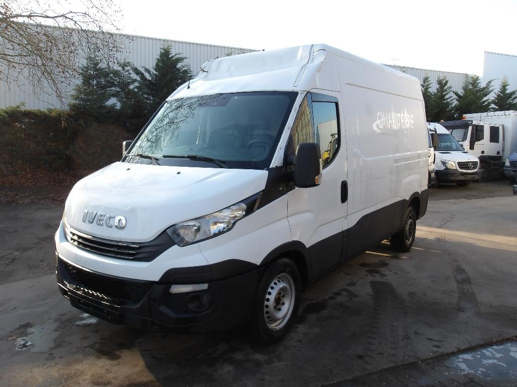 Iveco Daily 35S18, Auto's, Bestelwagens en Lichte vracht, Automaat, Euro 6, Iveco, Wit
