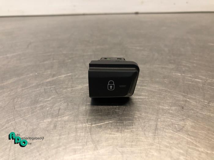 Commutateur verrouillage central des portes d'un Peugeot 208, -, 3 mois de garantie, Utilisé, -