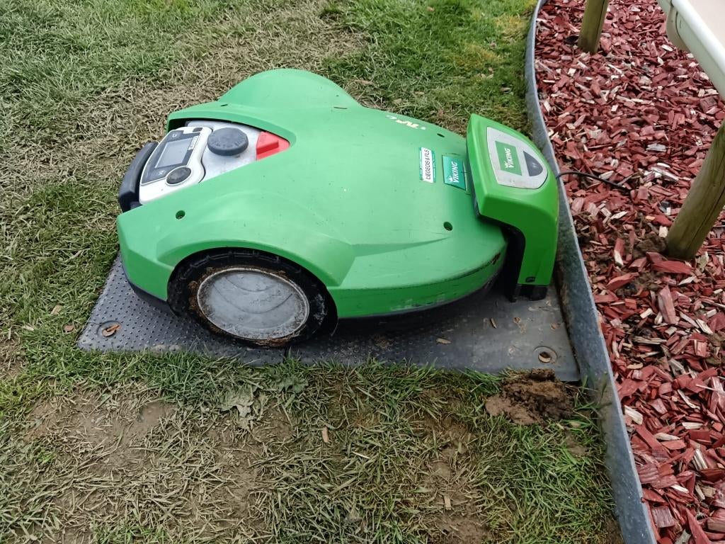 Robot tondeuse Stihl, Jardin & Terrasse, Stihl, 20 à 25 cm, Avec capteur de pluie, Enlèvement