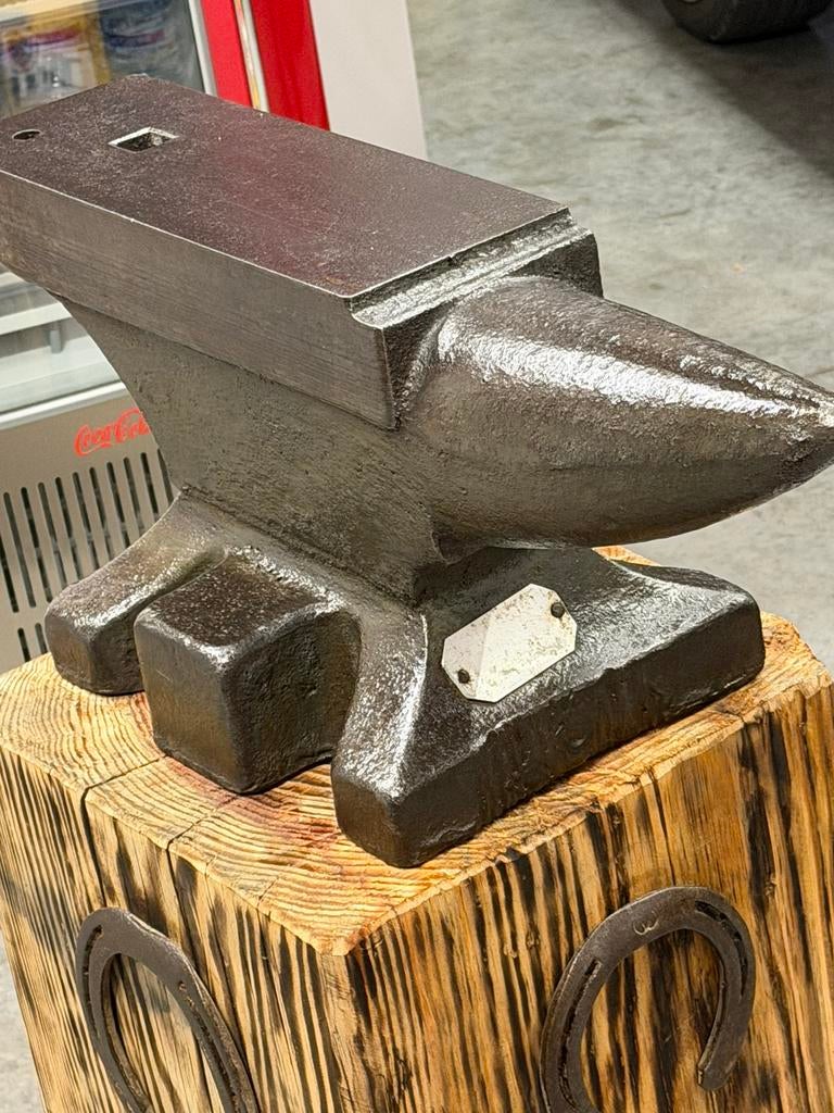 Aambeeld (ficher Norris), Ophalen