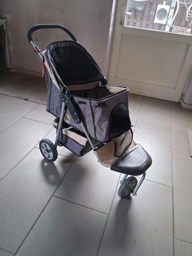 Honden buggy. Loopt goed en ziet er stevig uit, Dieren en Toebehoren, Ophalen