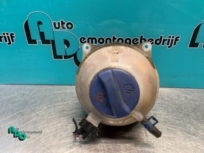 Réservoir d'expansion d'un Volkswagen Golf (Golf 91-), Autos : Pièces & Accessoires, Volkswagen, -, 3 mois de garantie, Utilisé