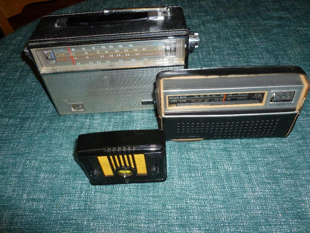 3 retro radio's. Werken niet!, Verzamelen, Retro, Ophalen of Verzenden, Audio en Video