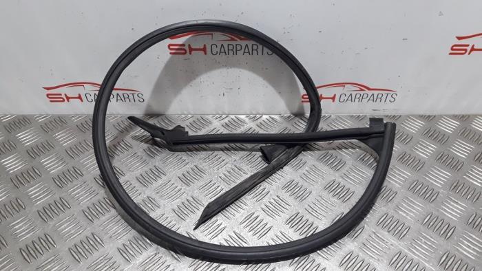 Cadre pare-brise d'un Mercedes C-Klasse, 3 mois de garantie, Utilisé, -, -