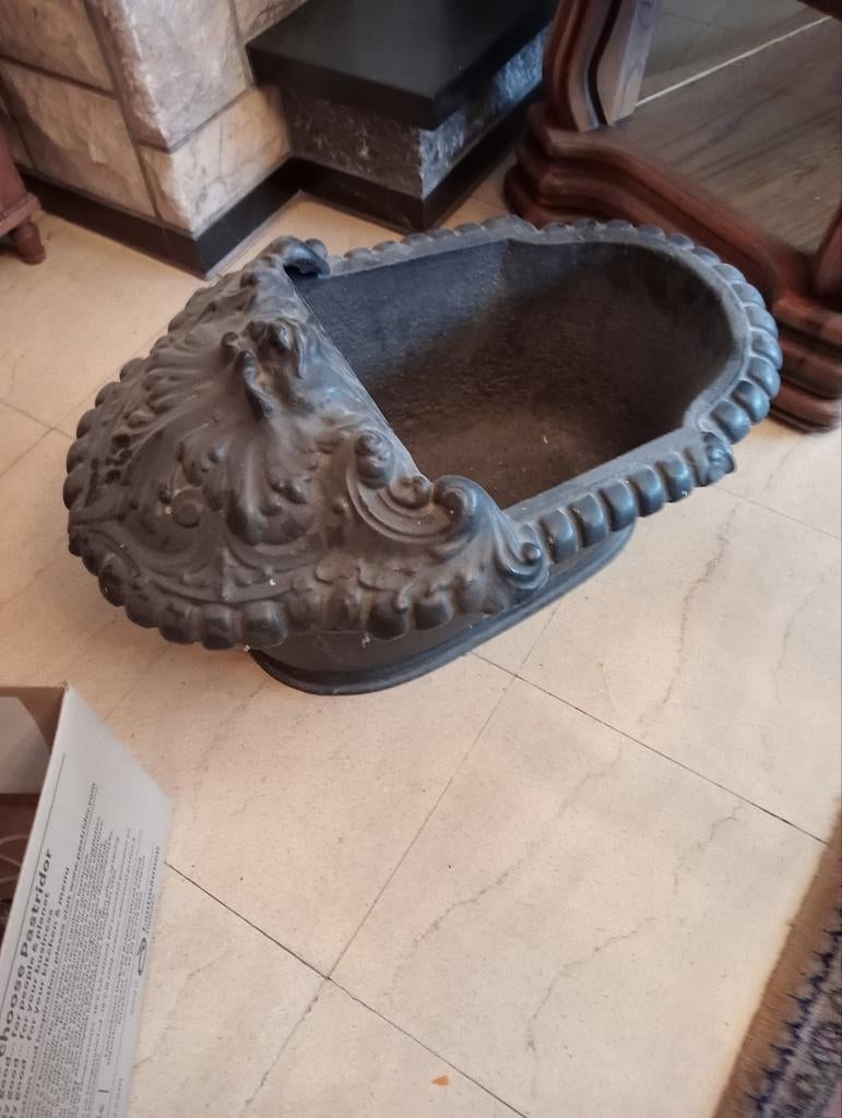 Bac à charbon en fonte pour bois de chauffage, Enlèvement, Bois