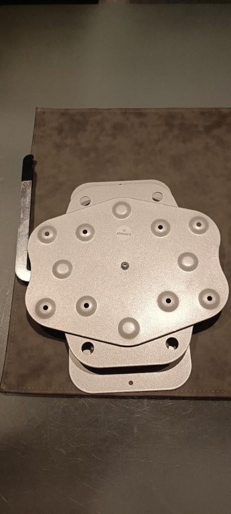 Tv beugel voor in de camper, Audio, Tv en Foto, Ophalen, Zo goed als nieuw